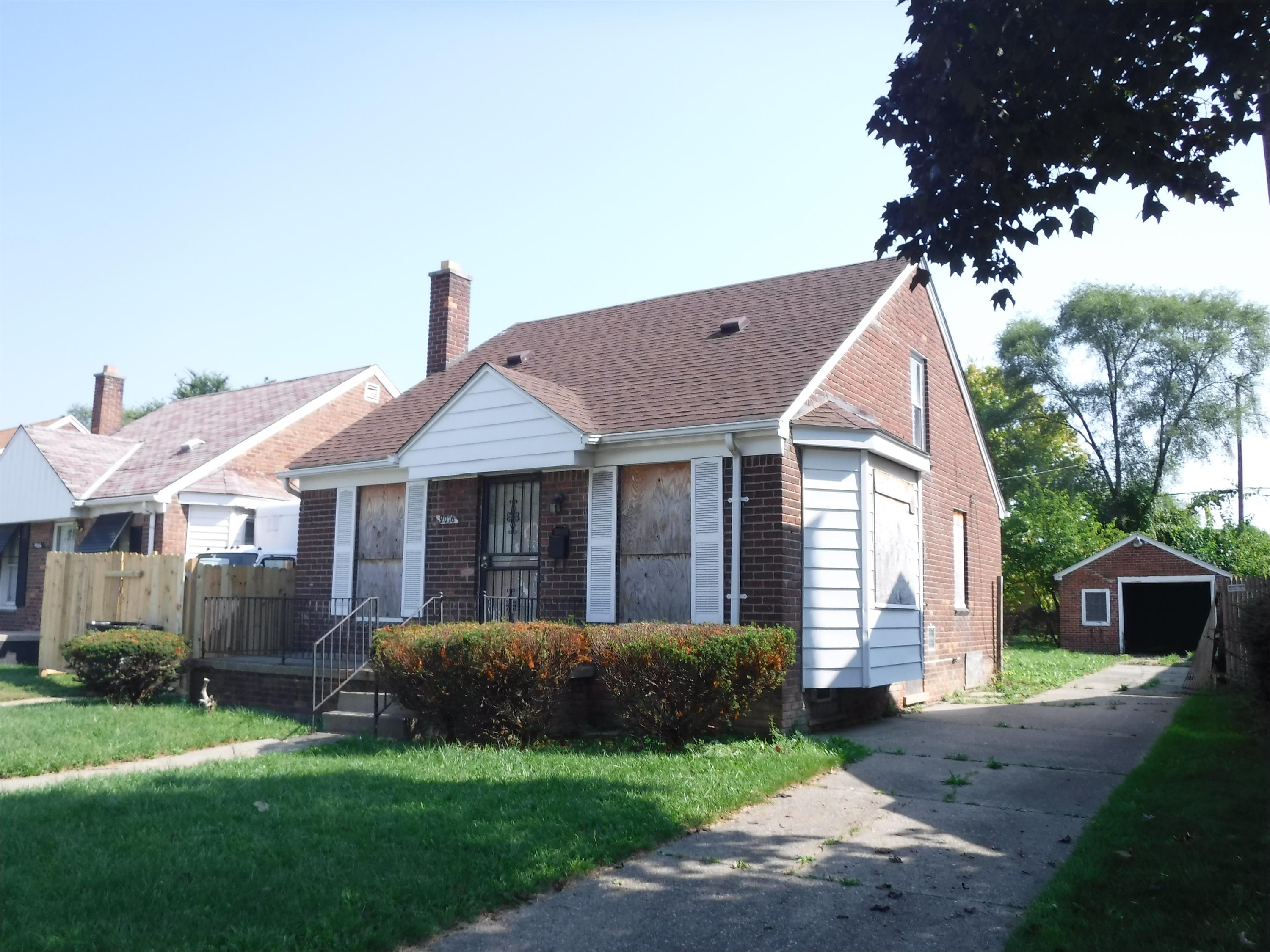 9076 Archdale
